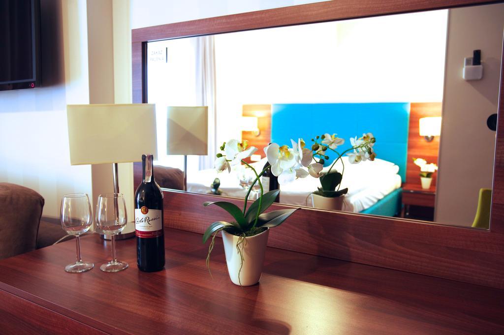 Apartamenty เมียนซิดดรอแย ภายนอก รูปภาพ